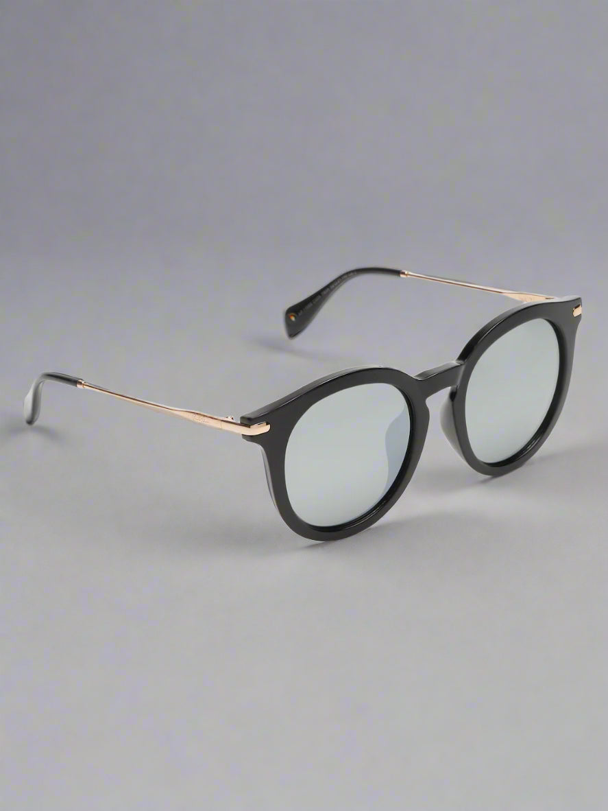š¶ļø RetroGoods⢠Black Luxe ā Bold. Sleek. Effortlessly Cool