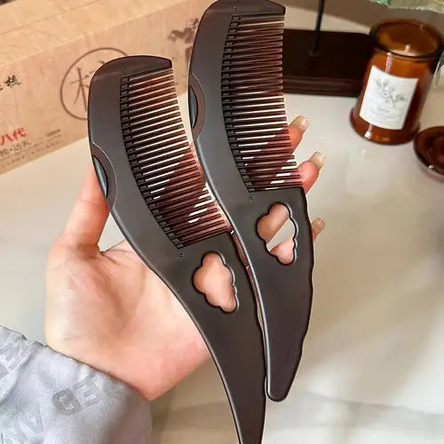Dandruff-Eliminating Massage Comb by RetroGoods